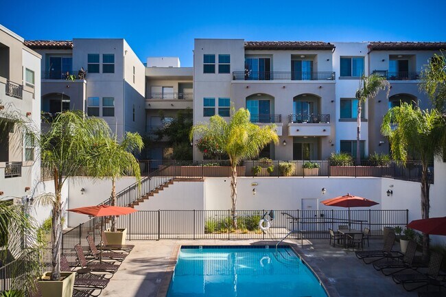 Magnolia, Sherman Oaks, CA 91403 - photo 3