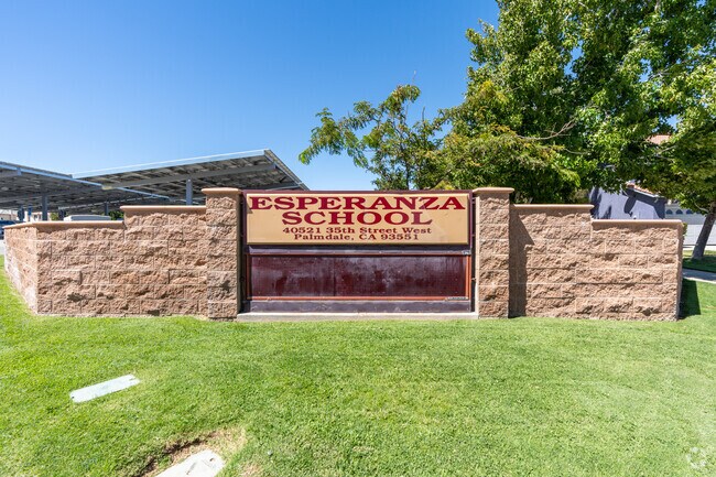 Esperanza Elementary implements a meaningful standards-based curriculum in Northwest Palmdale.