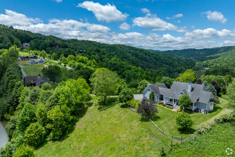 SugarGrove_1026812_KN_060525_V1