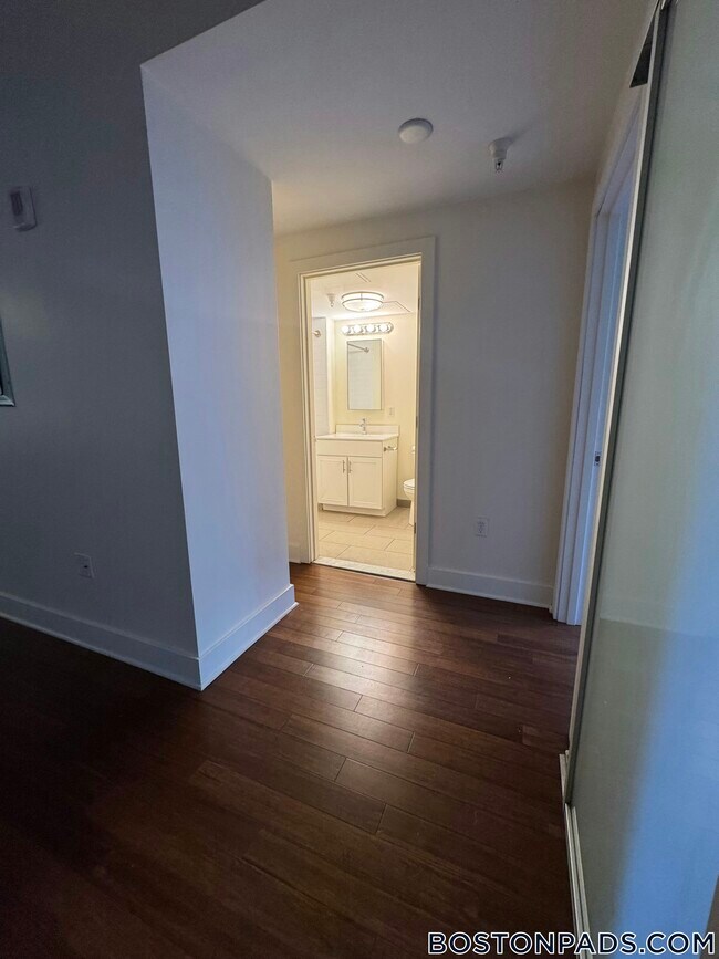 8 Winter Place unit 305, Boston, MA 02108 - photo 5