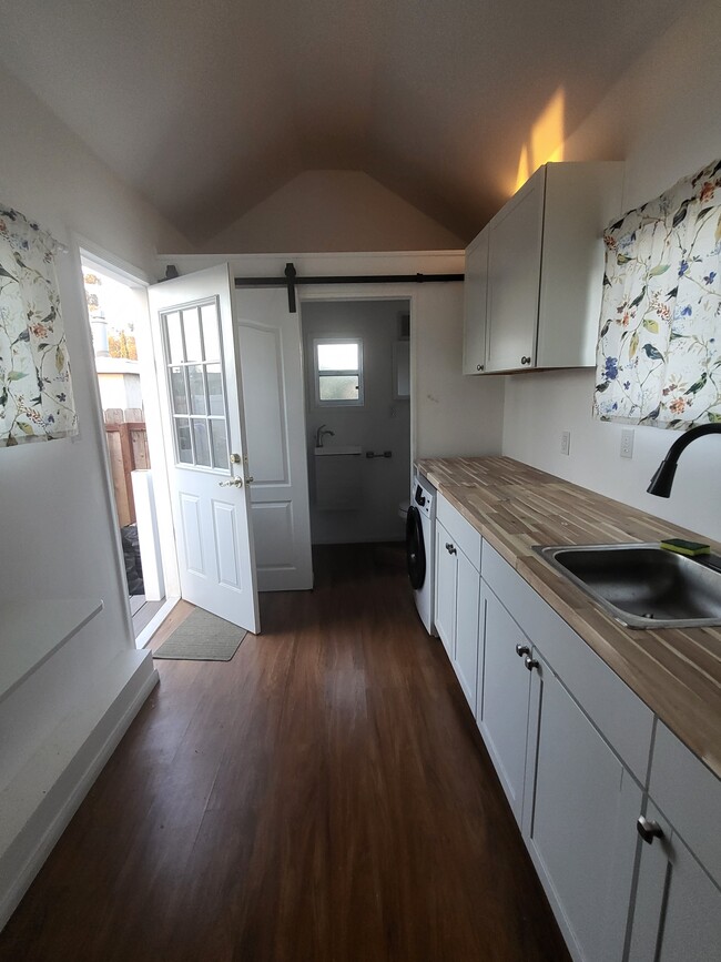 6543 Estelle St unit Tiny House, San Diego, CA 92115 - photo 4