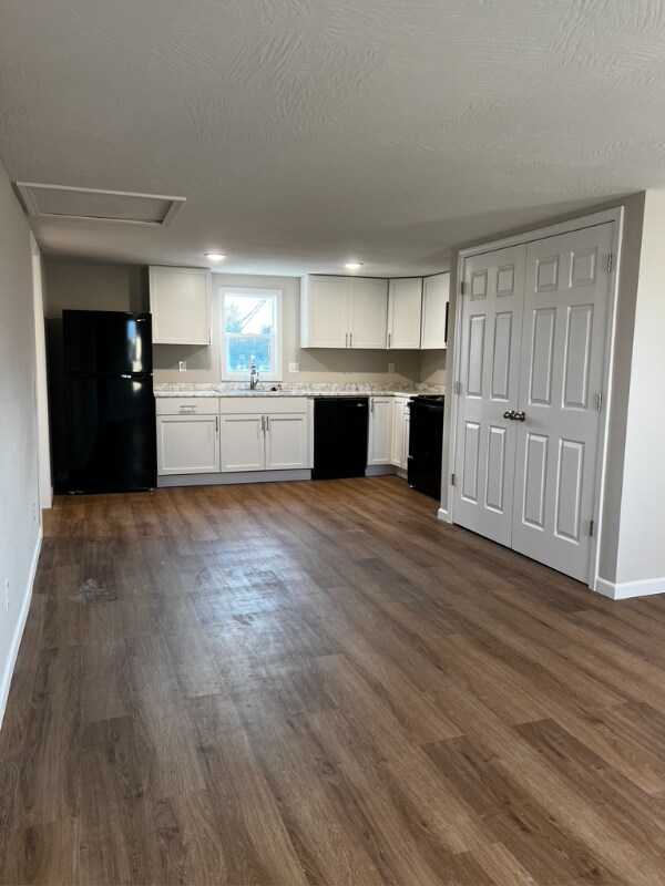 100 W College St unit C, Aurora, MO 65605 - photo 4