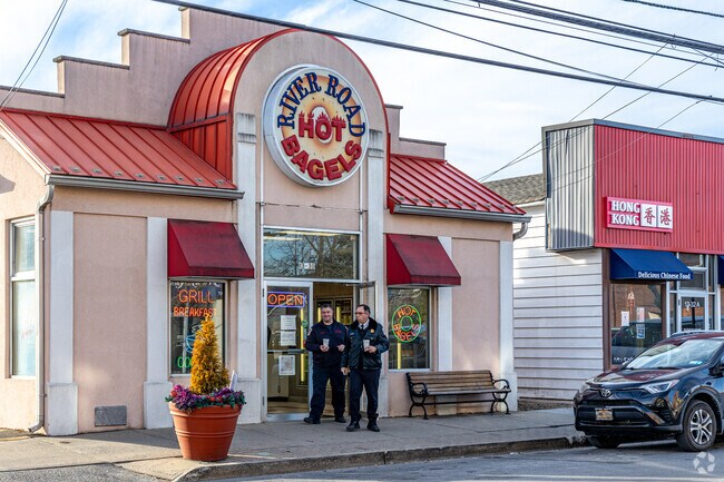 River Road Hot Bagels is a Fair Lawn favorite for fresh bagels and classic flavors.