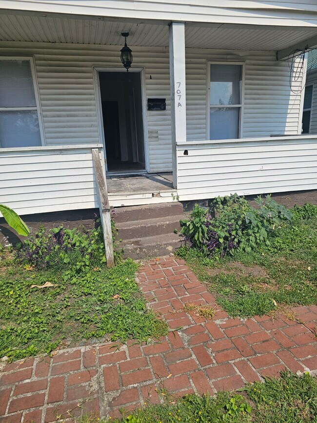 707 Washington St W, Charleston, WV 25302