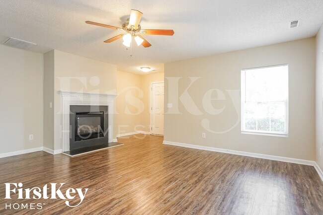 2609 Quarry Ridge Ln, Raleigh, NC 27610 - photo 3