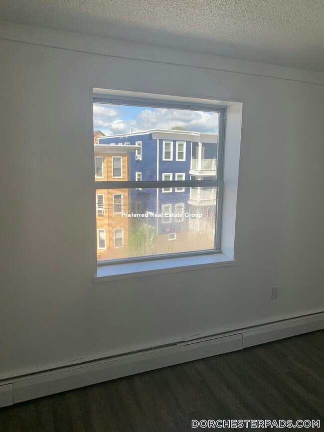 65 Nightingale St unit 4L, Dorchester Center, MA 02124 - photo 5