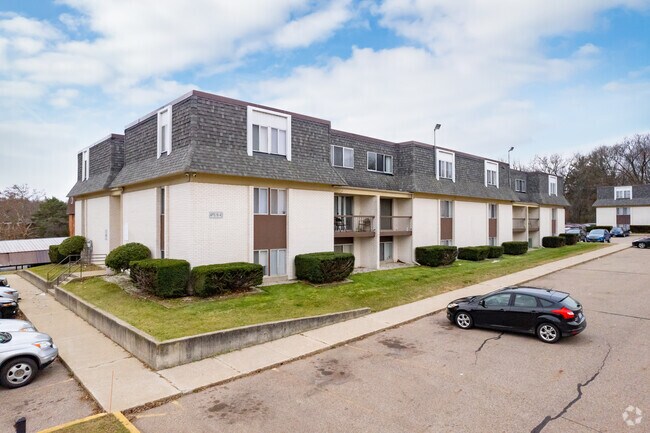 Kendall Off Main, Kalamazoo, MI 49006 - photo 4