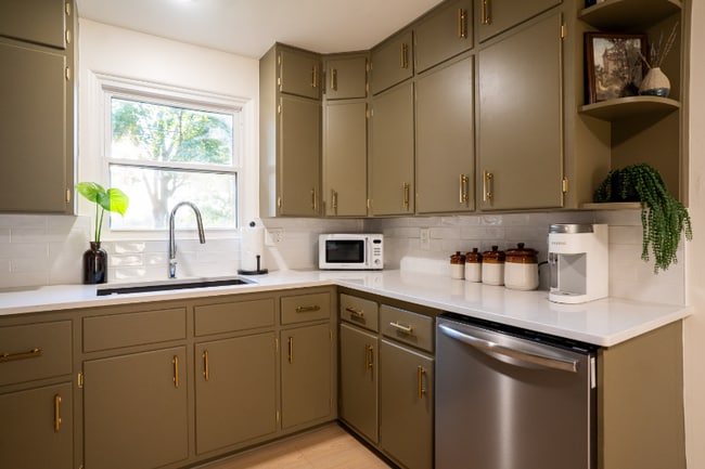 2218 Jefferson Ave, Midland, MI 48640 - photo 6