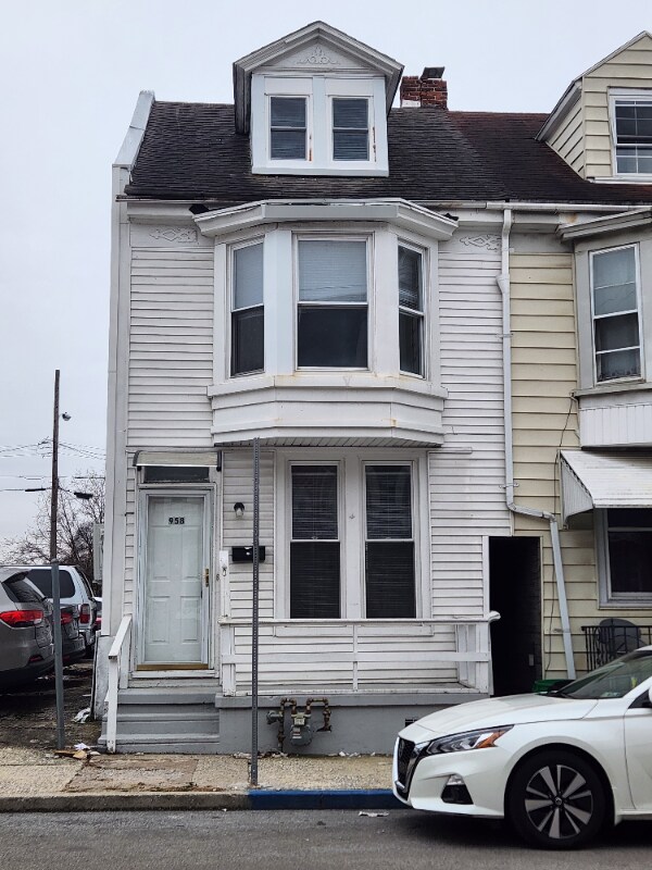 958 E Princess St, York, PA 17403 - photo 1