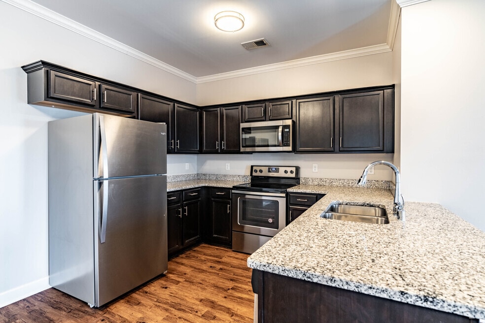 Laurel Ridge KY II, Bowling Green, KY 42104 - photo 1