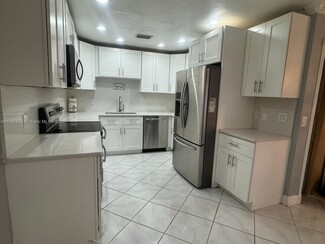 7901 NW 33rd St, Hollywood, FL 33024
