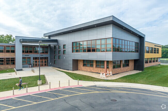 Elmwood Park High School is an above-average, public school located in Elmwood Park, IL.