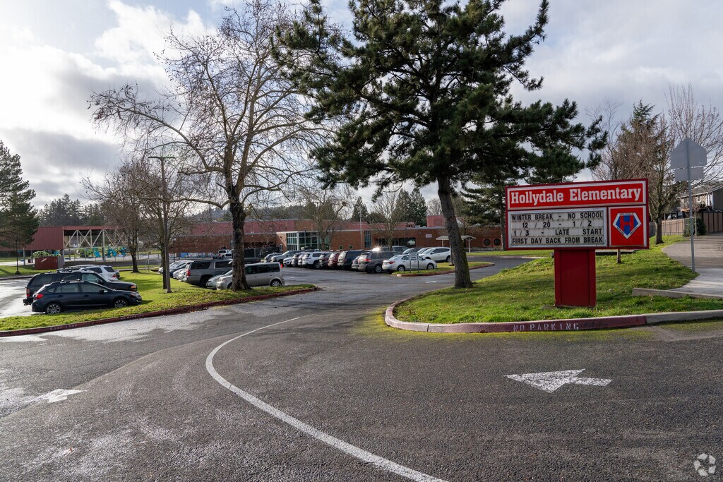 Signage welcomes you as you enter Hollydale Elementary School.