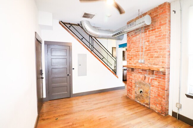 1533 Pleasant St, Cincinnati, OH 45202 - photo 7