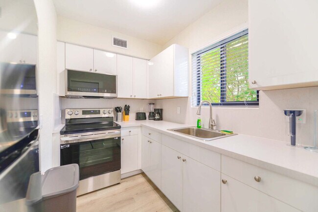 700 SW 11th Ave unit FL2-ID1022487P, Miami, FL 33130 - photo 3