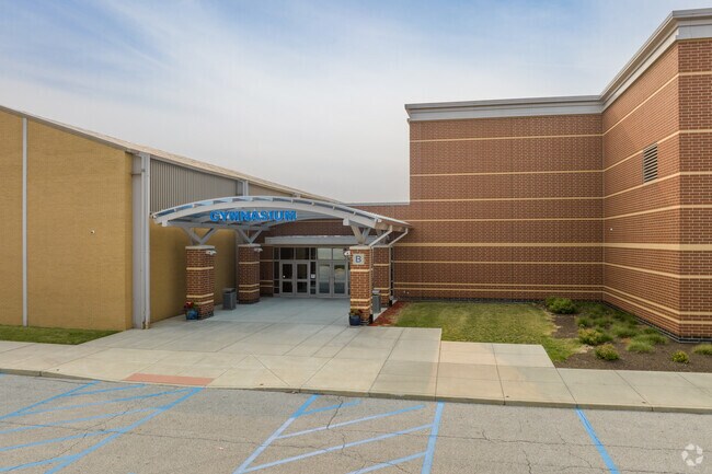 Lake Central High School has 3,212 students in grades 9-12 in Hartsdale.