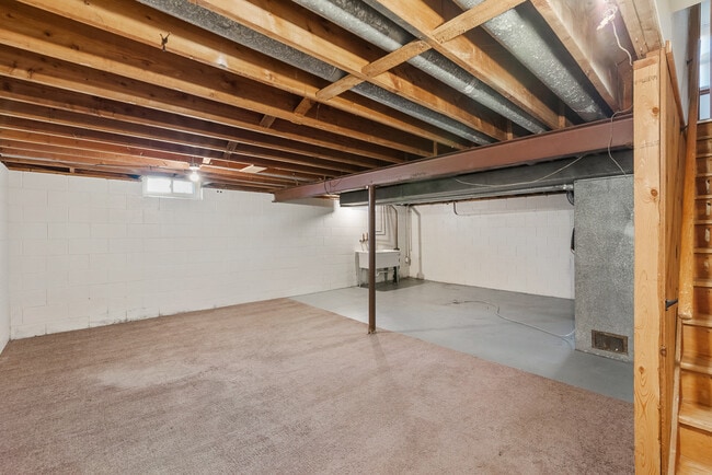 11611 W Diane Dr, Milwaukee, WI 53226 - photo 7