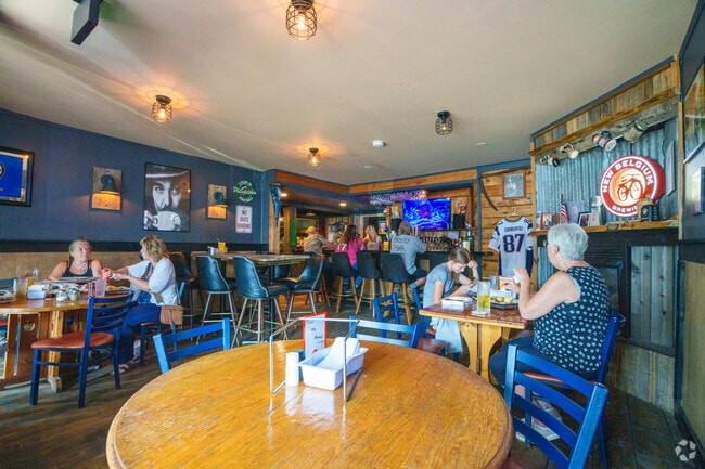 The American-style pub food at LinCross is a delicious and popular choice for Danbury locals.