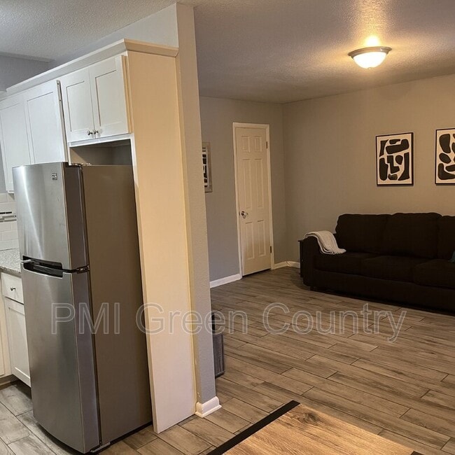 1313 E 48th St unit 14, Tulsa, OK 74105 - photo 6