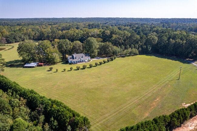 Whitewater is a rural community within minutes of busy city life.