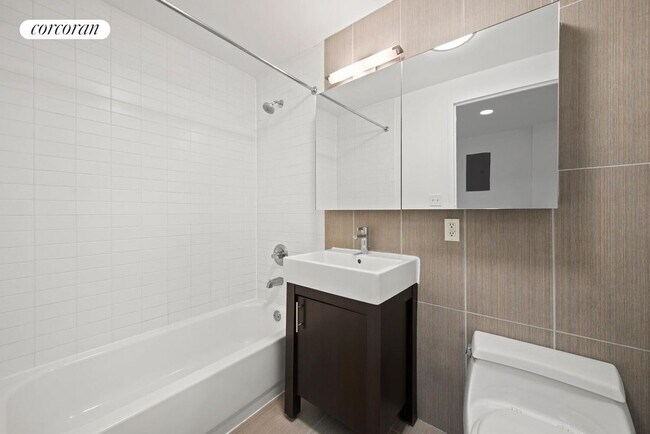 41-34 Crescent St, Long Island City, NY 11101 - photo 4