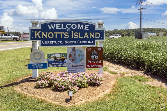 The prominent welcome sign in the Knotts Island neighborhood of North Carolina.