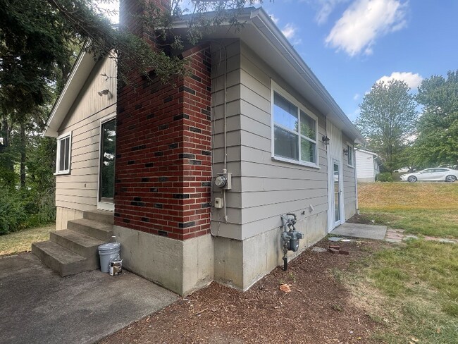 57 Lawrence St, Leominster, MA 01453 - photo 2