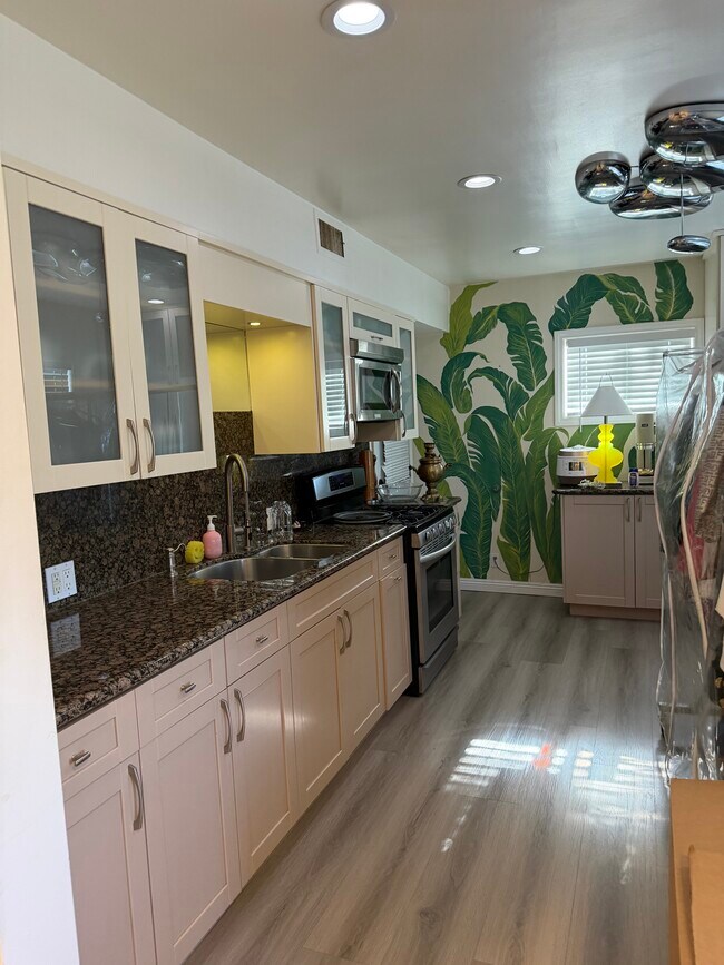 11068 Plainview Ave, Tujunga, CA 91042 - photo 5