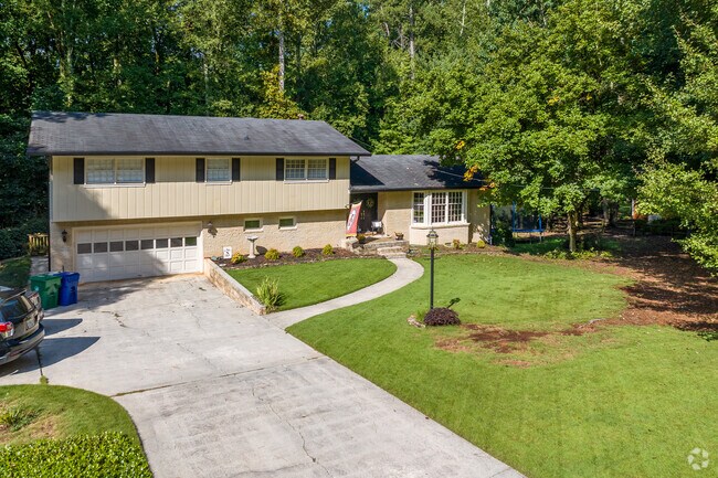 Traditional split-level style homes are found all over the area of Smoke Rise.