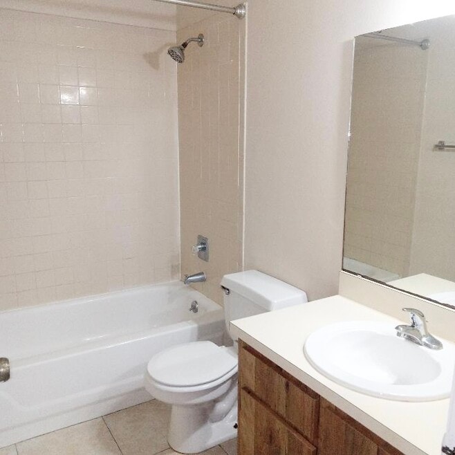 5370 SE 30th Place unit D, Ocala, FL 34480 - photo 1