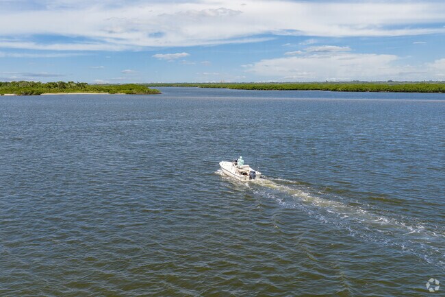 Residents of Florida Shores often go boating, just minutes from the Indian River.