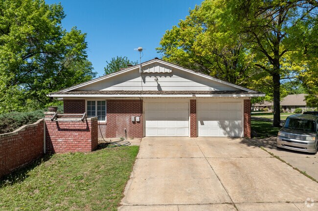 Many of the homes in Westlink are small single-story dwellings.