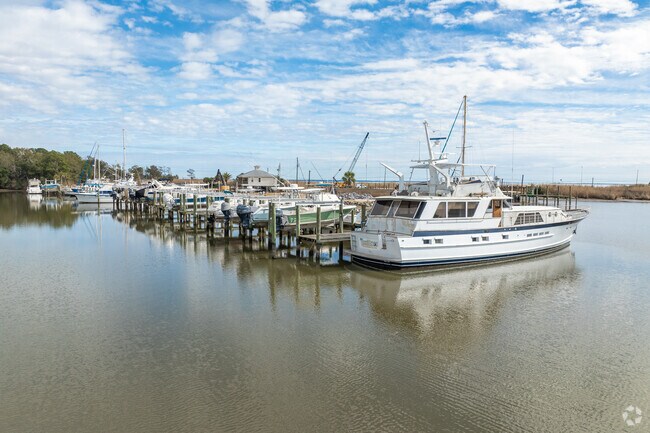 There are many marinas to choose from  near McVoy.