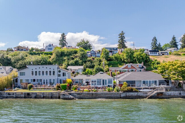 Beautiful coastal homes in the Enetai area of Bremerton.