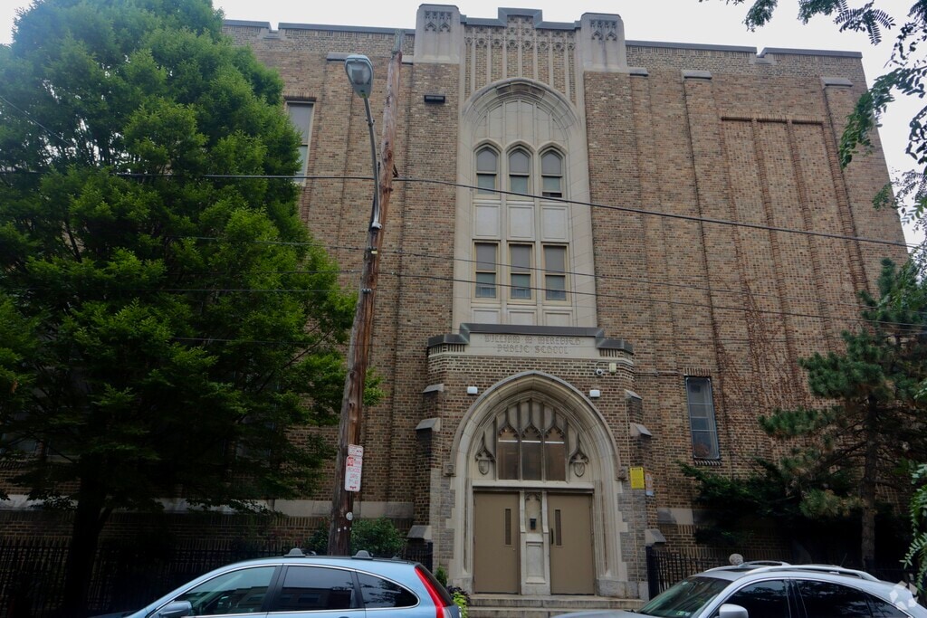 Welcome to William M. Meredith School serving the Queen Village community.