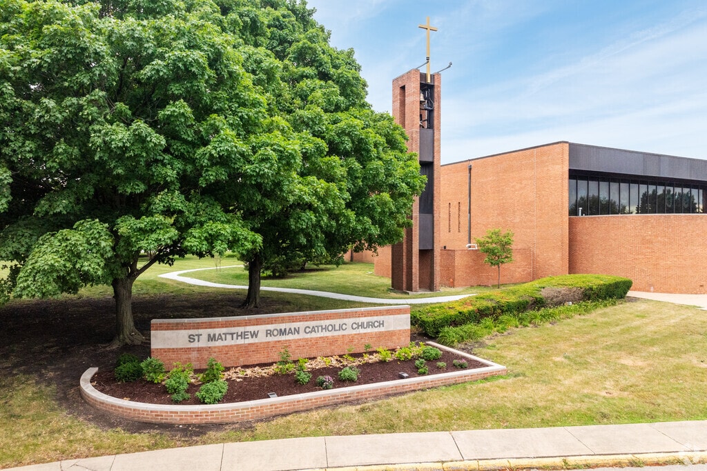 Students of Savoy can attend St. Matthew School, a private Catholic school in Champaign.