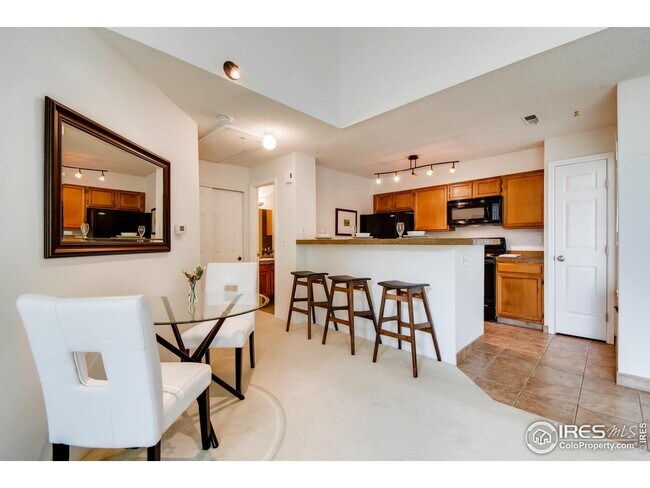 4815 White Rock Cir unit F, Boulder, CO 80301 - photo 5