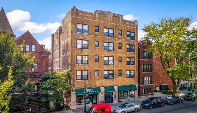 711 W Belmont Ave unit 507, Chicago, IL 60657 - photo 2