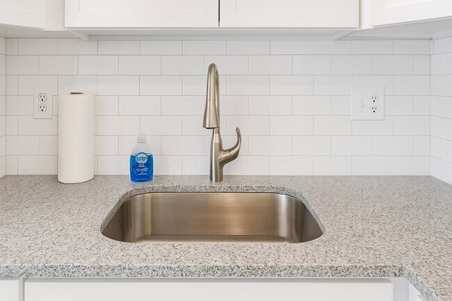 2301 Ingersoll Ave unit ID1234847P, Des Moines, IA 50312 - photo 2