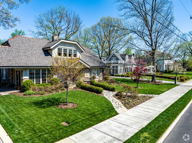 Row of Historic Homes in the Downtown Franklin Neighborhood With Manicured Front Lawns.