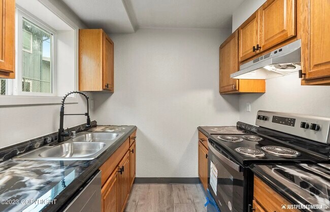 1117 Karluk St unit Karluk unit 4, Anchorage, AK 99501 - photo 7