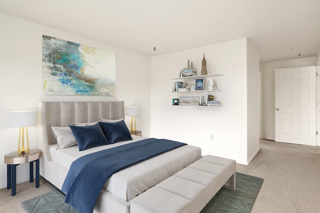 2BR, 2BA - 1081SF - Primary Bedroom