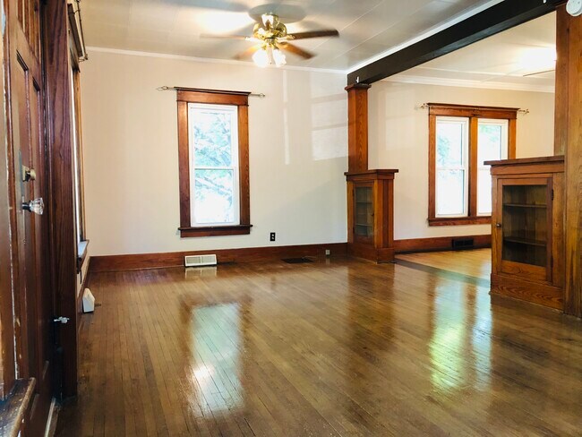 213 Moir St, Waterloo, IA 50701 - photo 4