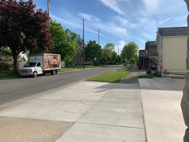 1031 Hancock St, Sandusky, OH 44870 - photo 5