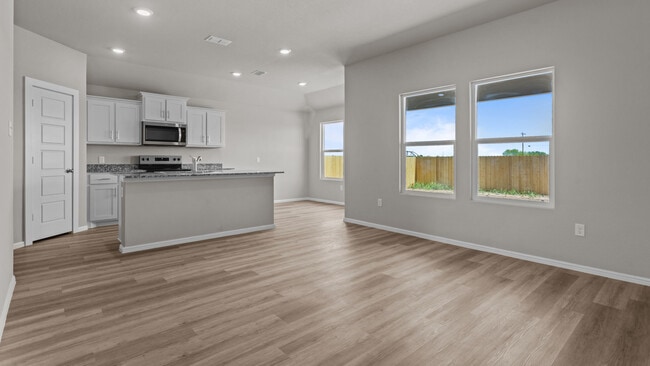 3032 Lynn Ln, Abilene, TX 79606 - photo 2