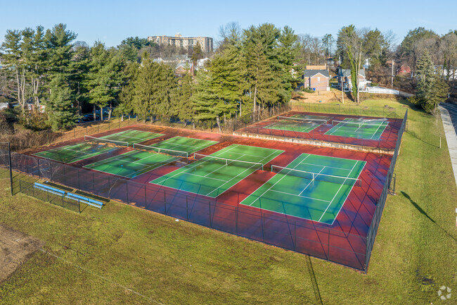 Cedarbrook Middle School has multiple tennis courts for students to practice.