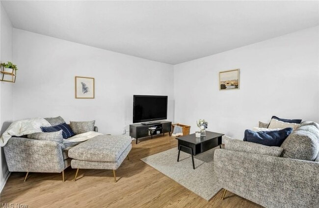 15925 Van Aken Blvd unit GEO 2BD 2BH, Cleveland, OH 44120 - photo 7