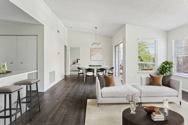 Windsor at Fairlakes, Fairfax, VA 22033 - photo 7