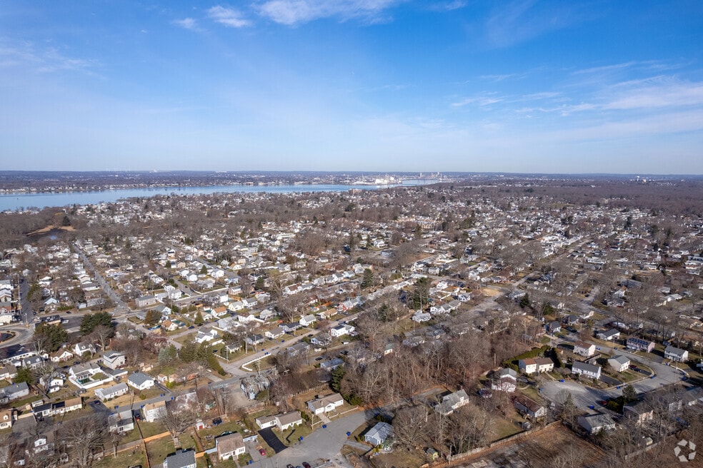 Neighborhood_Riverside_102623