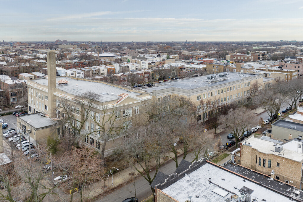 The Pierce School of International Studies is a highly ranked school in Ravenswood.